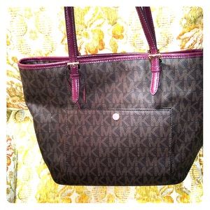 MIchael kors snap pocket tote brown/ burgundy